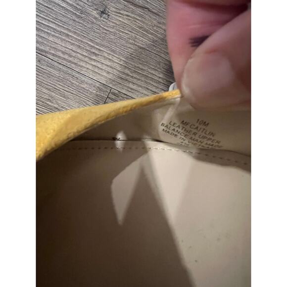 Marc Fisher mustard Heels - Picture 3 of 5